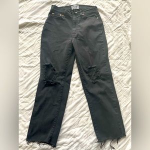 Black Levi’s ripped jeans